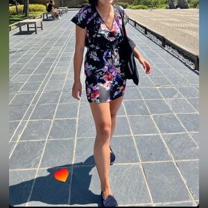 Yumi Kim Black Floral Short Sleeve Mini Dress Sz. S